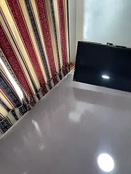 Snapshot of Violeet-Smith chatting on February 16, 2026, 4:49 pm Violeet-Smith online show from February 16, 2026, 4:49 pm