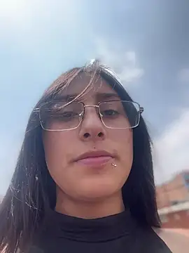 Snapshot of Violeet-Smith chatting on March 26, 2026, 6:28 pm Violeet-Smith online show from March 26, 2026, 6:28 pm