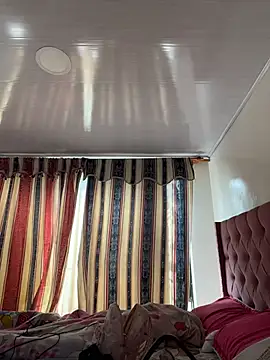 Snapshot of Violeet-Smith chatting on February 7, 2026, 2:58 pm Violeet-Smith online show from February 7, 2026, 2:58 pm