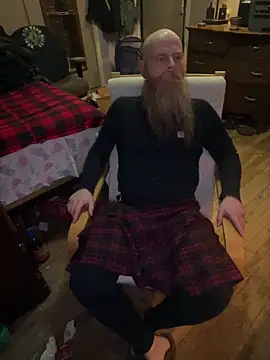 Snapshot of Macduckd chatting on February 6, 2026, 5:14 am Macduckd online show from February 6, 2026, 5:14 am