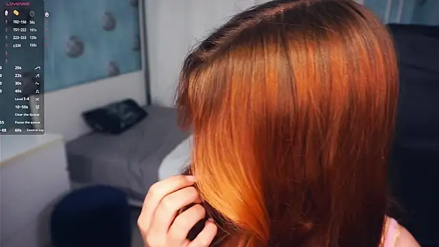 OcieJakab online show from December 5, 2025, 6:28 pm