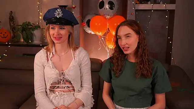 MarisLopaz online show from November 2, 2025, 3:22 am