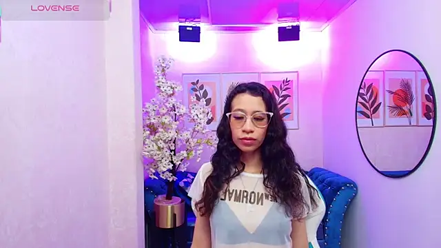 gabby martinezz online show from October 21, 2025, 12:37 pm