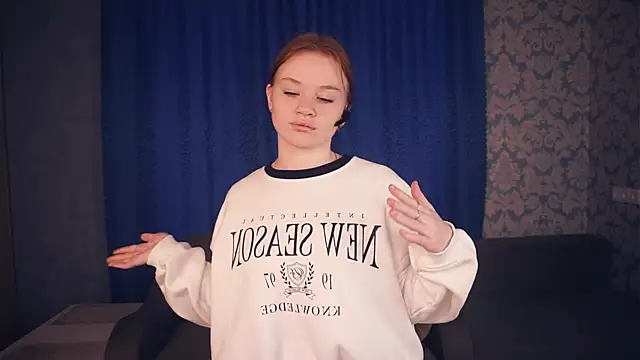 KarlynGow online show from November 26, 2025, 6:46 am