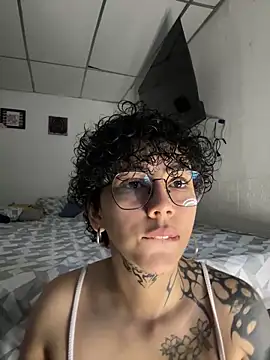 Abby Evanns1 online show from April 17, 2026, 2:31 pm