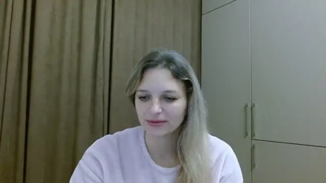 ElisSky301 online show from November 10, 2025, 10:59 pm