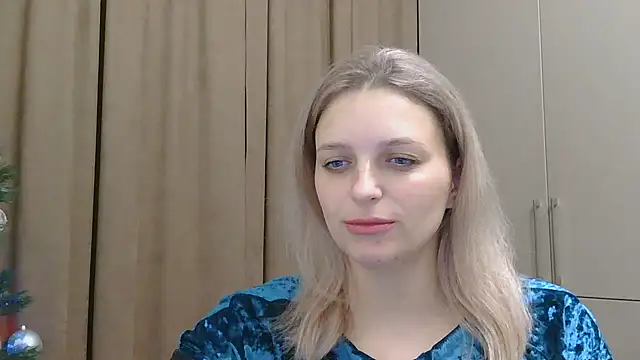 ElisSky301 online show from December 20, 2025, 9:28 pm