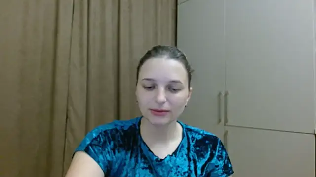 ElisSky301 online show from November 19, 2025, 8:42 pm