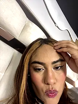 AnguelJones online show from November 13, 2025, 4:27 am