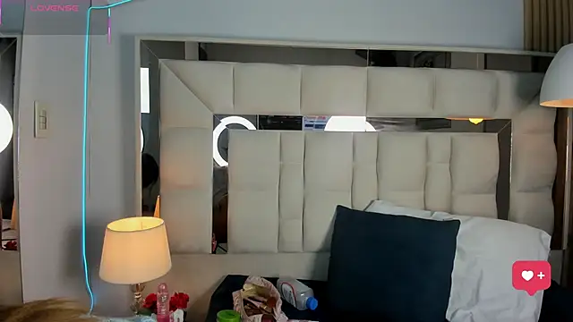 AnguelJones online show from December 4, 2025, 4:22 am