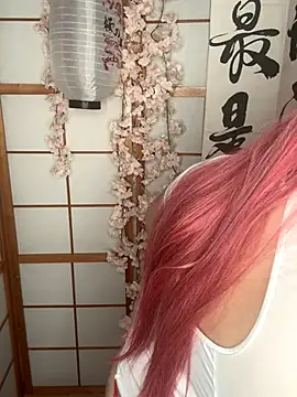 yum3doll online show from October 27, 2025, 8:21 pm