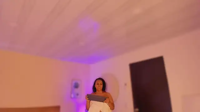 YariRose online show from December 22, 2025, 1:44 pm