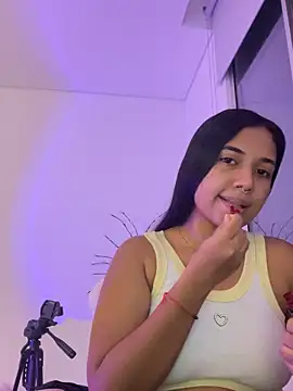 aly nicols online show from December 22, 2025, 2:11 am