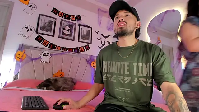  JustXFriends  online show from November 2, 2025, 8:14 pm