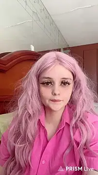 Snapshot of Selena_Roa chatting on July 4, 2026, 5:06 pm Selena Roa online show from July 4, 2026, 5:06 pm