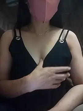 Snapshot of Emili68 chatting on October 29, 2025, 12:26 pm Emili68 online show from October 29, 2025, 12:26 pm