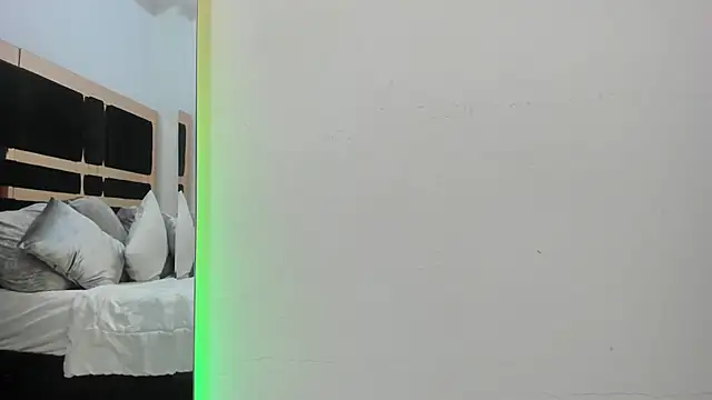 mirandaduboiss online show from June 23, 2026, 5:00 pm