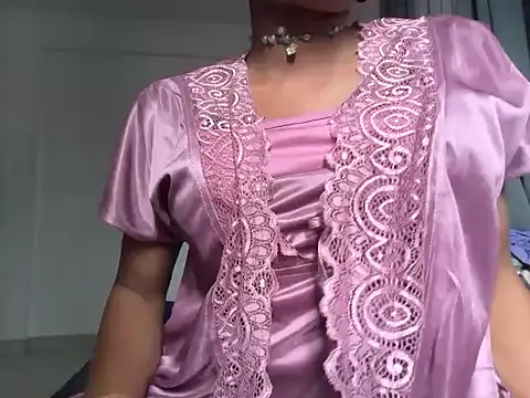 DoraMAYA online show from October 21, 2025, 4:01 am