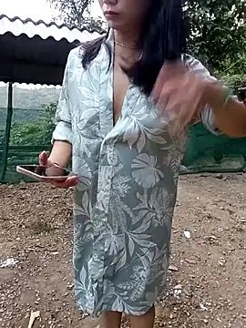 Snapshot of Irin_jo chatting on April 11, 2026, 10:57 pm Irin jo online show from April 11, 2026, 10:57 pm