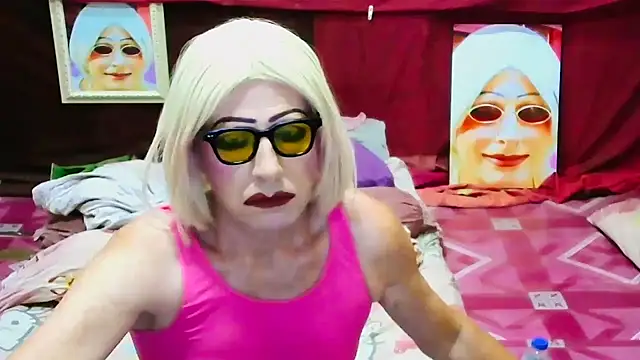 Snapshot of horni4luv chatting on April 8, 2026, 8:21 pm horni4luv online show from April 8, 2026, 8:21 pm