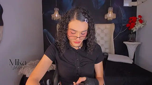 Mika  velvet online show from February 16, 2026, 9:24 pm