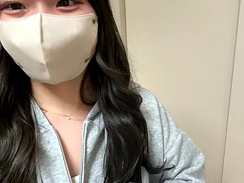 pomu chan online show from November 18, 2025, 11:57 am