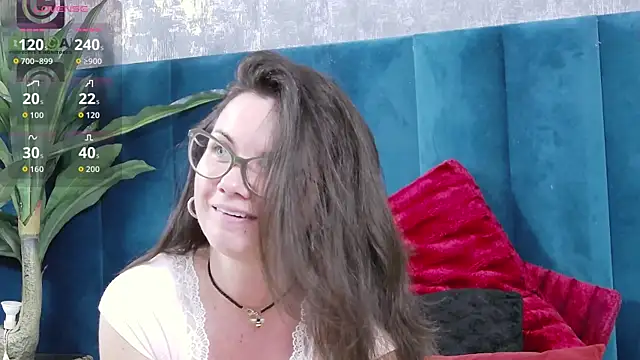 Roxie Anne online show from July 10, 2026, 5:57 pm