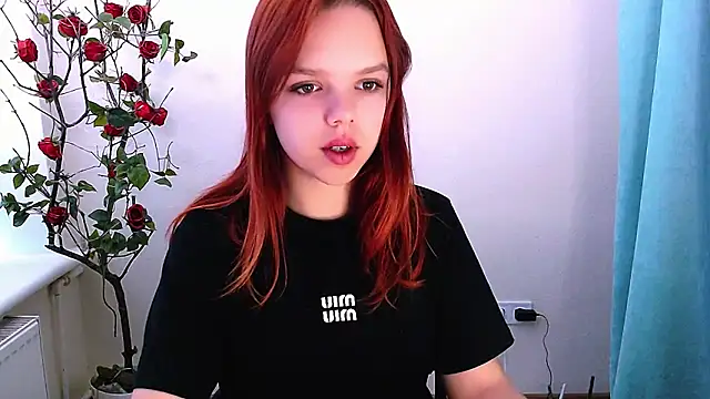 Snapshot of bunny_bloom chatting on November 4, 2025, 5:00 am bunny bloom online show from November 4, 2025, 5:00 am