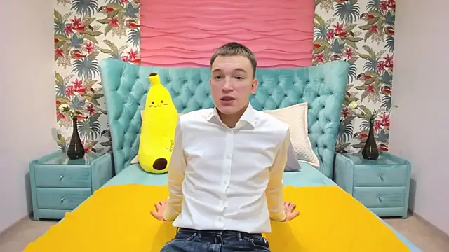 Derek Banville online show from October 31, 2025, 12:57 pm