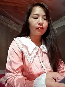 -Lanaa- online show from December 18, 2025, 5:06 pm