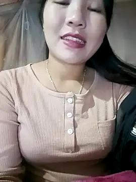 -Lanaa- online show from November 3, 2025, 1:33 am