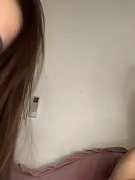 Snapshot of helo-kitty chatting on February 8, 2026, 2:26 pm helo-kitty online show from February 8, 2026, 2:26 pm