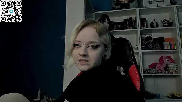 Holy Mistress S online show from February 8, 2026, 10:13 am