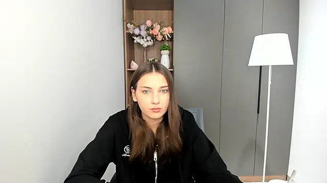 KateCahee online show from October 28, 2025, 5:18 am