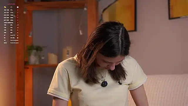 Snapshot of KateCahee chatting on April 14, 2026, 1:32 am KateCahee online show from April 14, 2026, 1:32 am