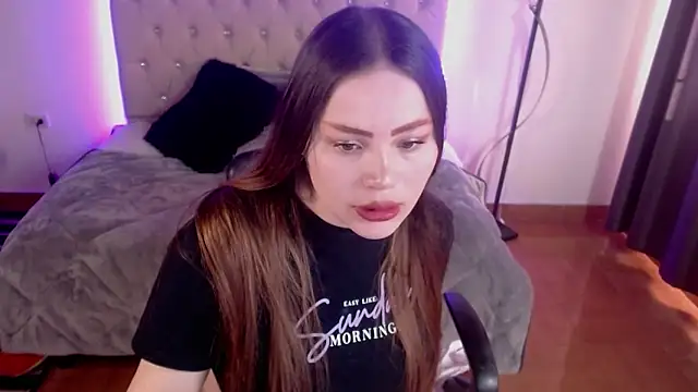  crystal12 online show from December 17, 2025, 2:22 pm