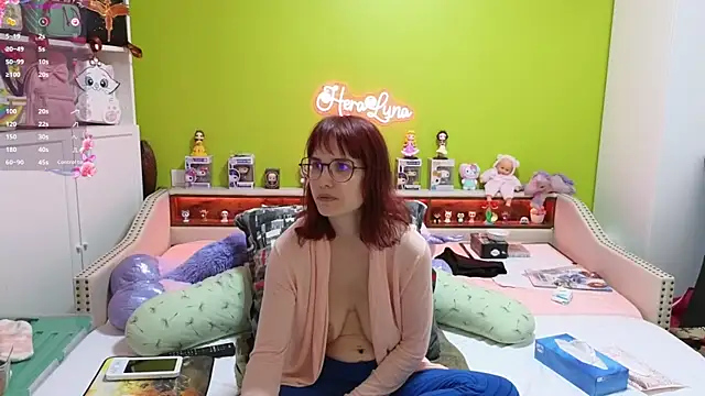  HeraLuna  online show from April 14, 2026, 7:52 pm