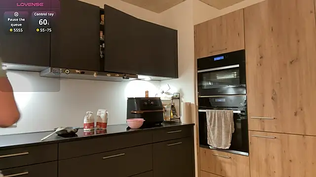 Snapshot of allisonwhite222 chatting on November 4, 2025, 2:43 pm allisonwhite222 online show from November 4, 2025, 2:43 pm