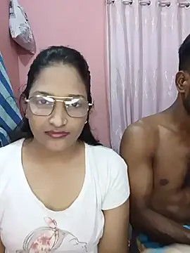 Snapshot of CoupleShow_432 chatting on June 12, 2026, 10:02 am CoupleShow 432 online show from June 12, 2026, 10:02 am