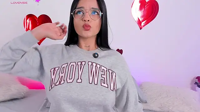 Sophie Duarte online show from February 13, 2026, 3:17 am