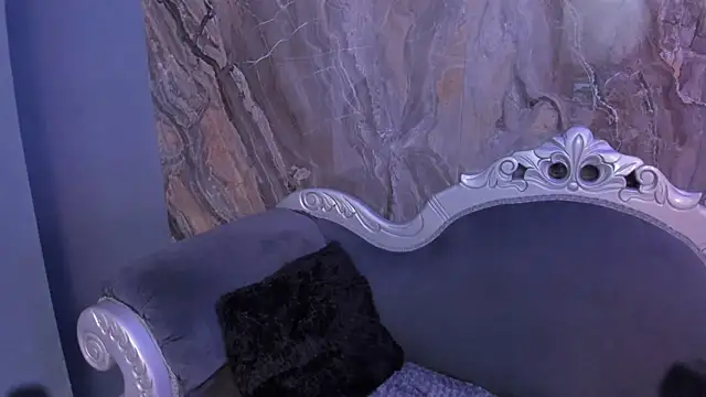 sydney miller  online show from November 28, 2025, 11:27 pm