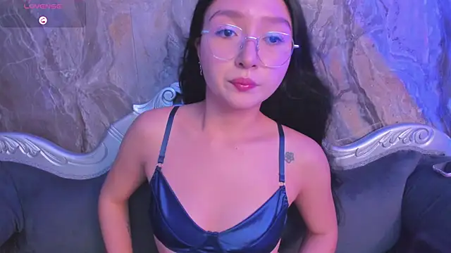 sydney miller  online show from November 20, 2025, 11:25 pm