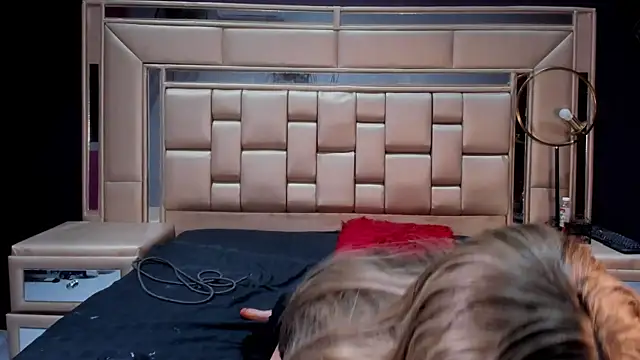 ChloeMendez online show from December 19, 2025, 12:29 pm