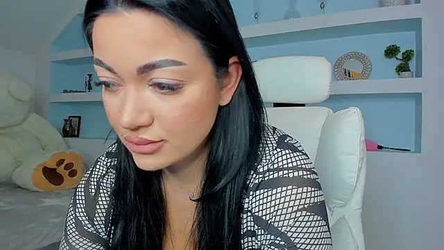 juliexxx online show from November 17, 2025, 5:17 pm