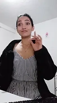 Snapshot of chloehanna chatting on February 15, 2026, 2:49 pm chloehanna online show from February 15, 2026, 2:49 pm