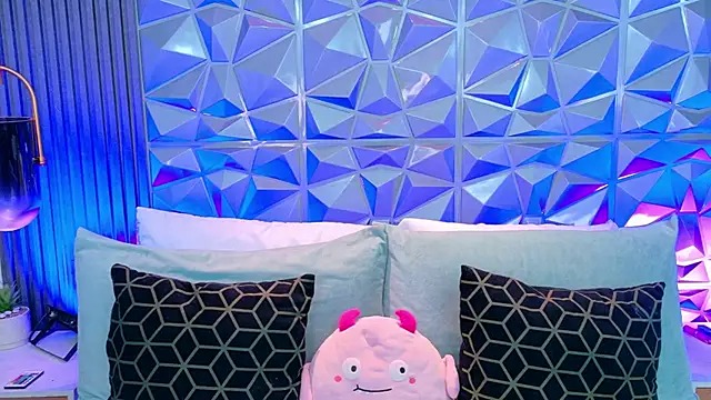 AdelineJhones online show from March 27, 2026, 2:40 pm