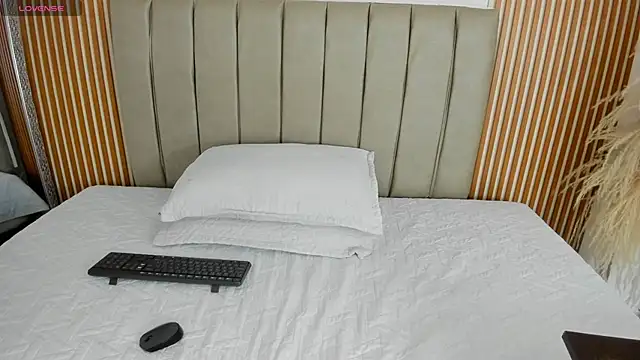 Endiira  online show from November 21, 2025, 12:04 pm