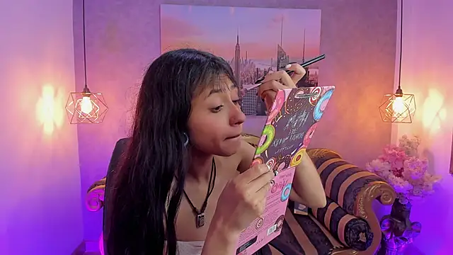 Noa clk online show from November 3, 2025, 4:07 am