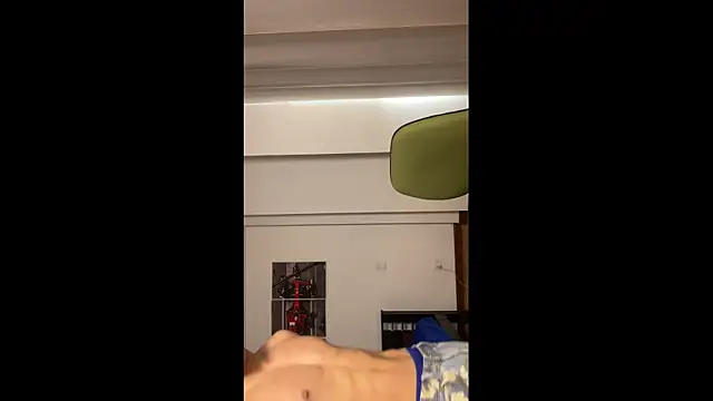 JUSTIN JHONS online show from December 15, 2025, 4:13 pm