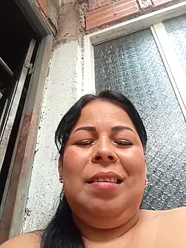 Snapshot of mother2-divorced chatting on February 16, 2026, 1:32 pm mother2-divorced online show from February 16, 2026, 1:32 pm